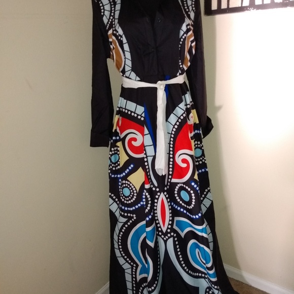 Abstract printed maxi dress🔥🔥 - Picture 8 of 8